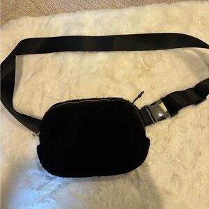 Very cute black crossbody bag